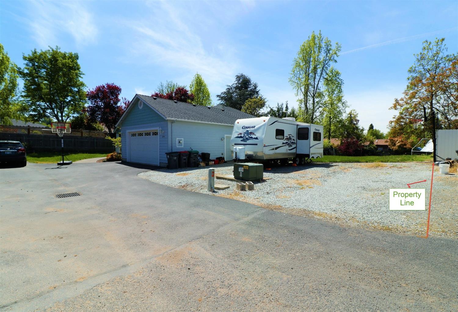 2240 Spring Street Medford, OR 97504 - Photo 3 of 32 Additional Photo