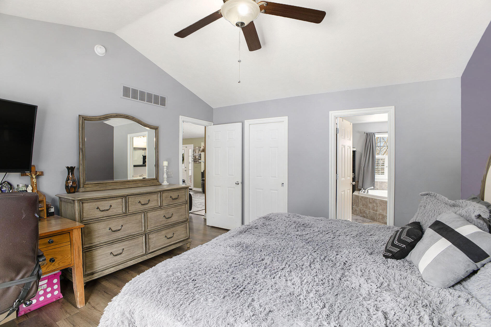 9843 Iosco Ridge Drive Gregory, MI 48137 - Photo 10 of 25 Primary Bedroom