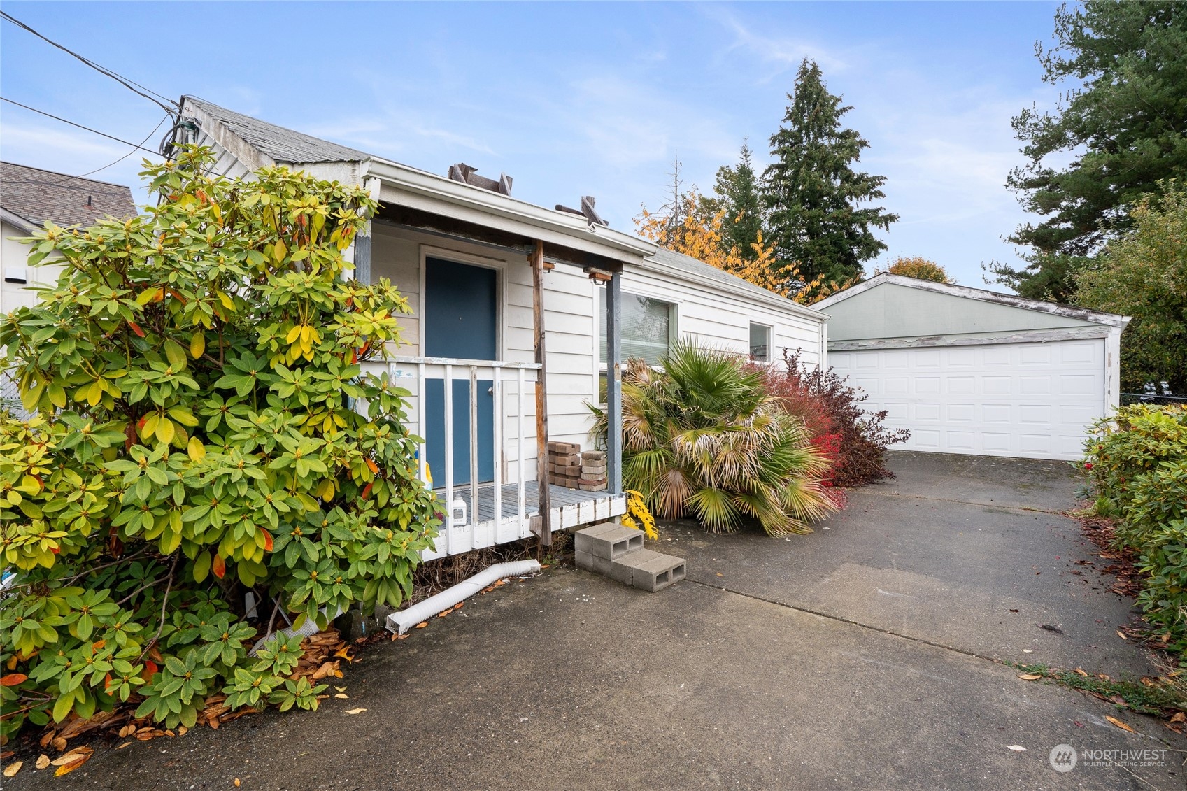 1136 Naval Avenue Bremerton, WA 98312 - Photo 16 of 34 front view of a house