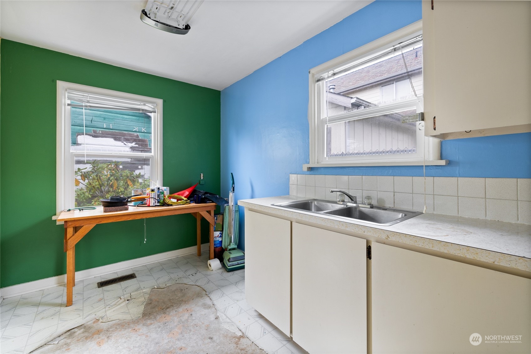 1136 Naval Avenue Bremerton, WA 98312 - Photo 20 of 34 a room with storage and utility