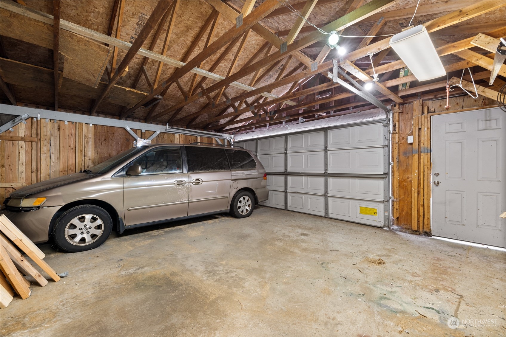 1136 Naval Avenue Bremerton, WA 98312 - Photo 28 of 34 a view of a car parking garage