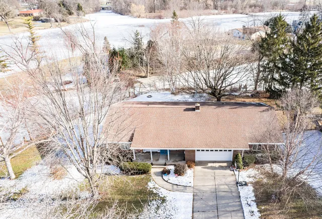 $469,900 | 225 North Concord Avenue, Watertown, WI 53094