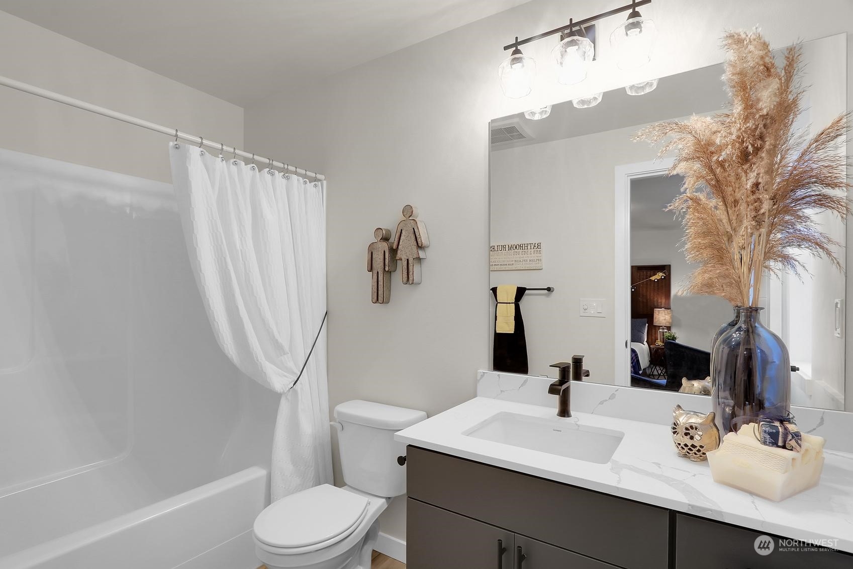 2527 Gibson Road, Unit E7 Everett, WA 98204 - Photo 17 of 21 a bathroom with a sink toilet and shower