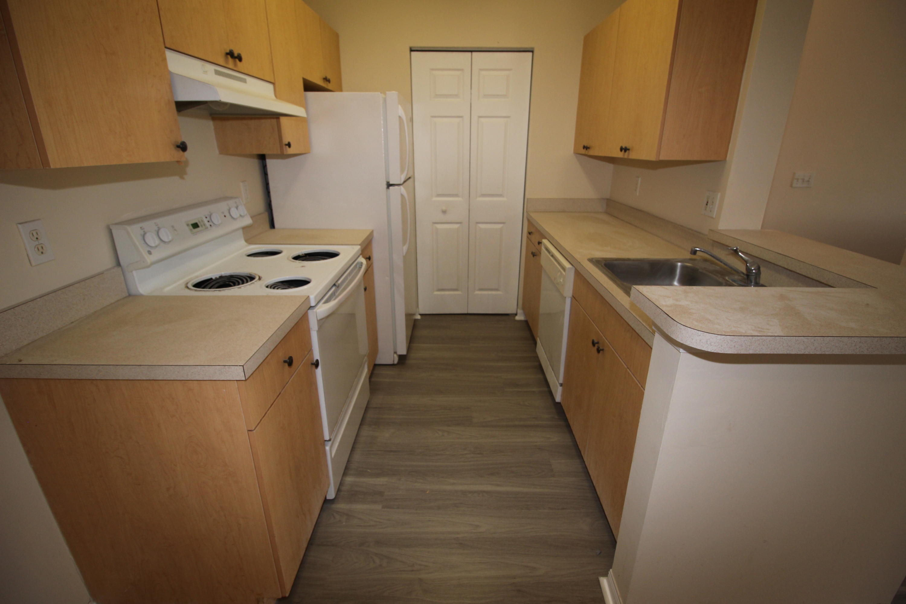 10360 Fox Trail Road South, Unit 1602 Royal Palm Beach, FL 33411 - Photo 6 of 17 IMG_1461