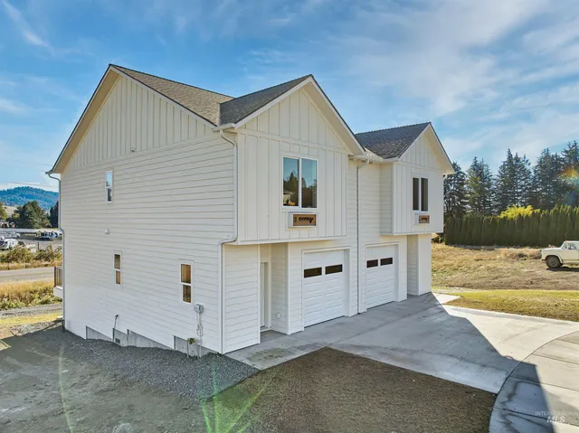 $610,000 | 2815 Cyprus Court, Moscow, ID 83843