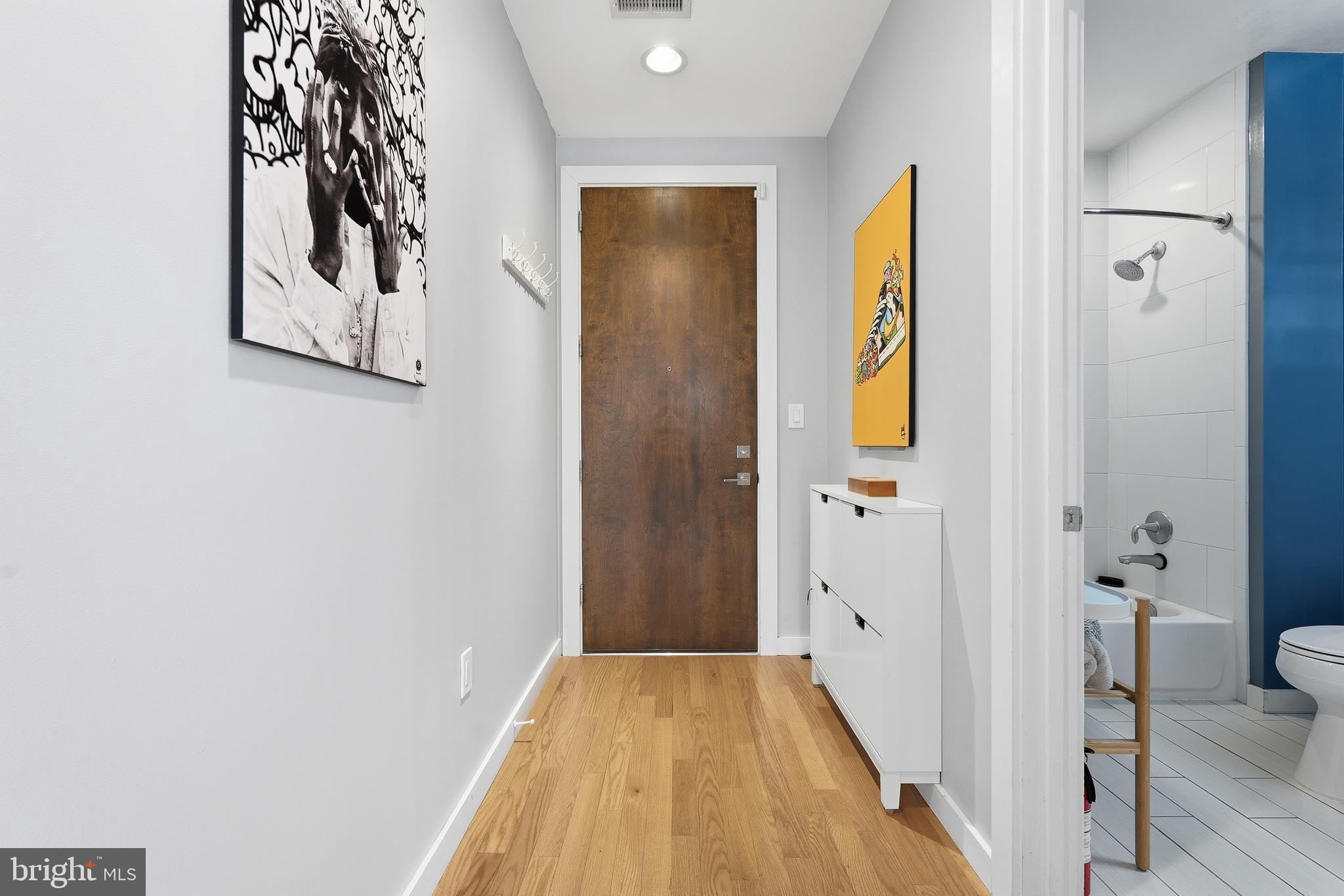 435 R Street Northwest, Unit 404 Washington, DC 20001 - Photo 4 of 36