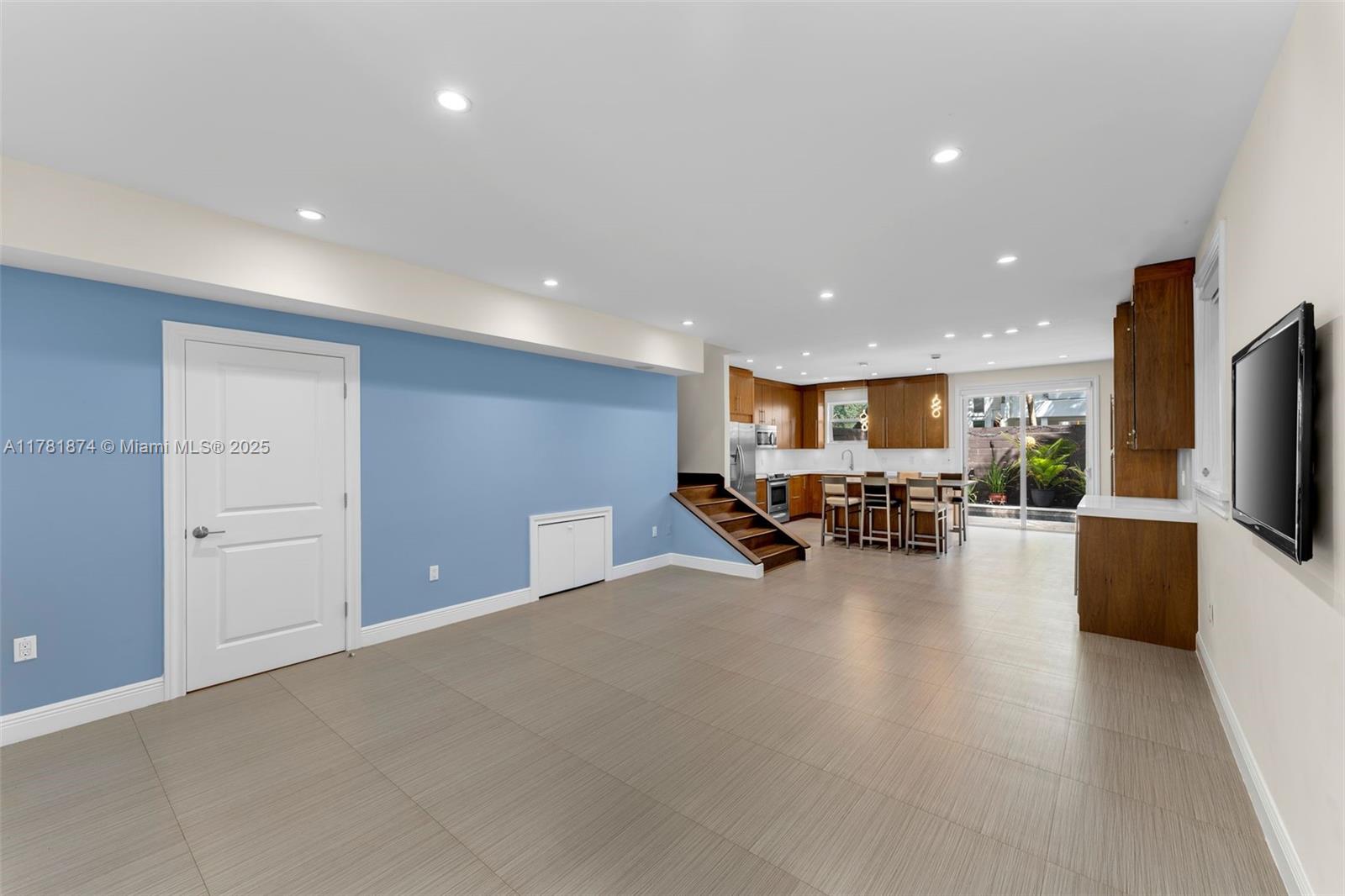 2993 Ruth Street, Unit 2993 Miami, FL 33133 - Photo 3 of 19