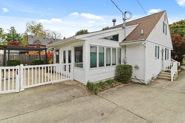 $379,900 | 1208 West William Street, Champaign, IL 61821