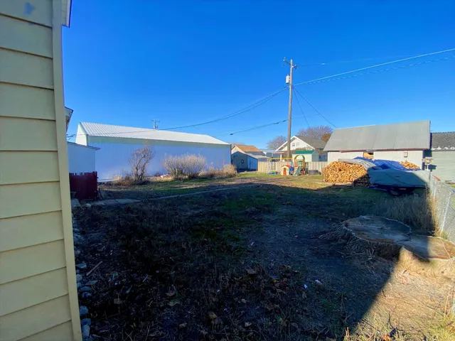 $199,999 | 207 West Main Street, Harrington, WA 99134