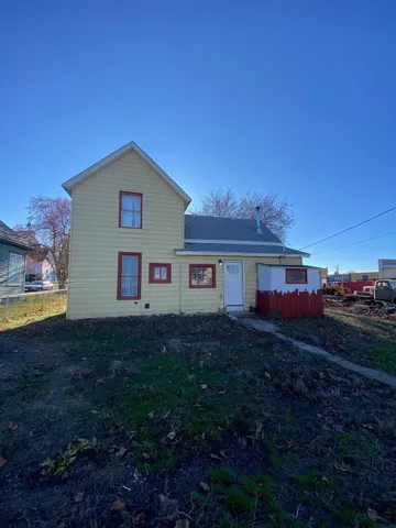 $199,999 | 207 West Main Street, Harrington, WA 99134