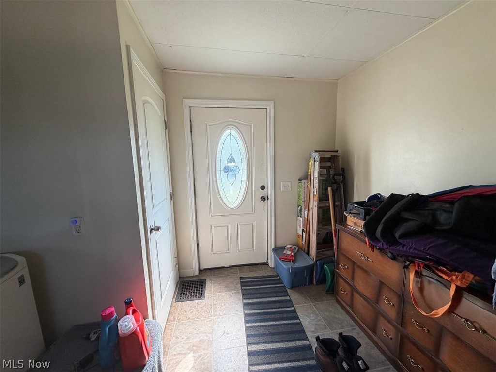 830 Bunker Hill Road Ashtabula, OH 44004 - Photo 4 of 20