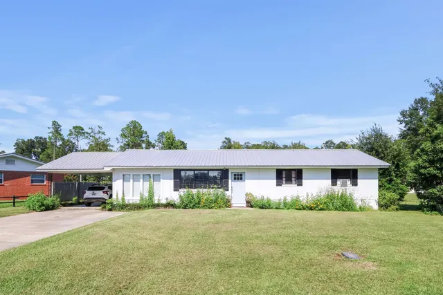 $189,000 | 12708 Northwest Pea Ridge Road, Bristol, FL 32321