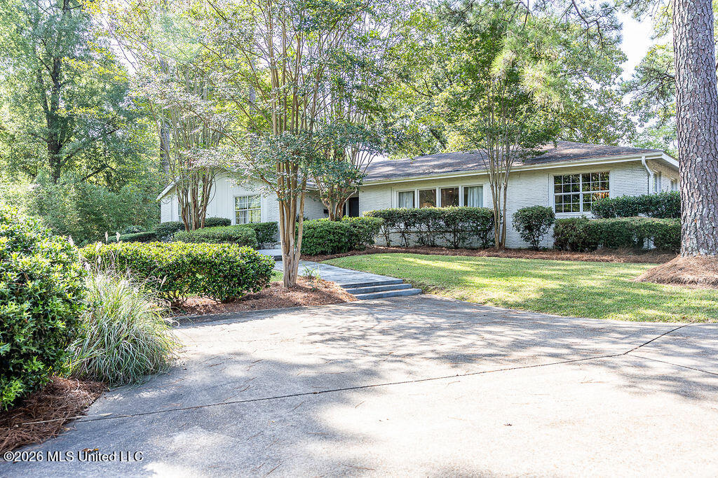 3800 Redbud Road Jackson, MS 39216 - Photo 2 of 33 1P8A6706