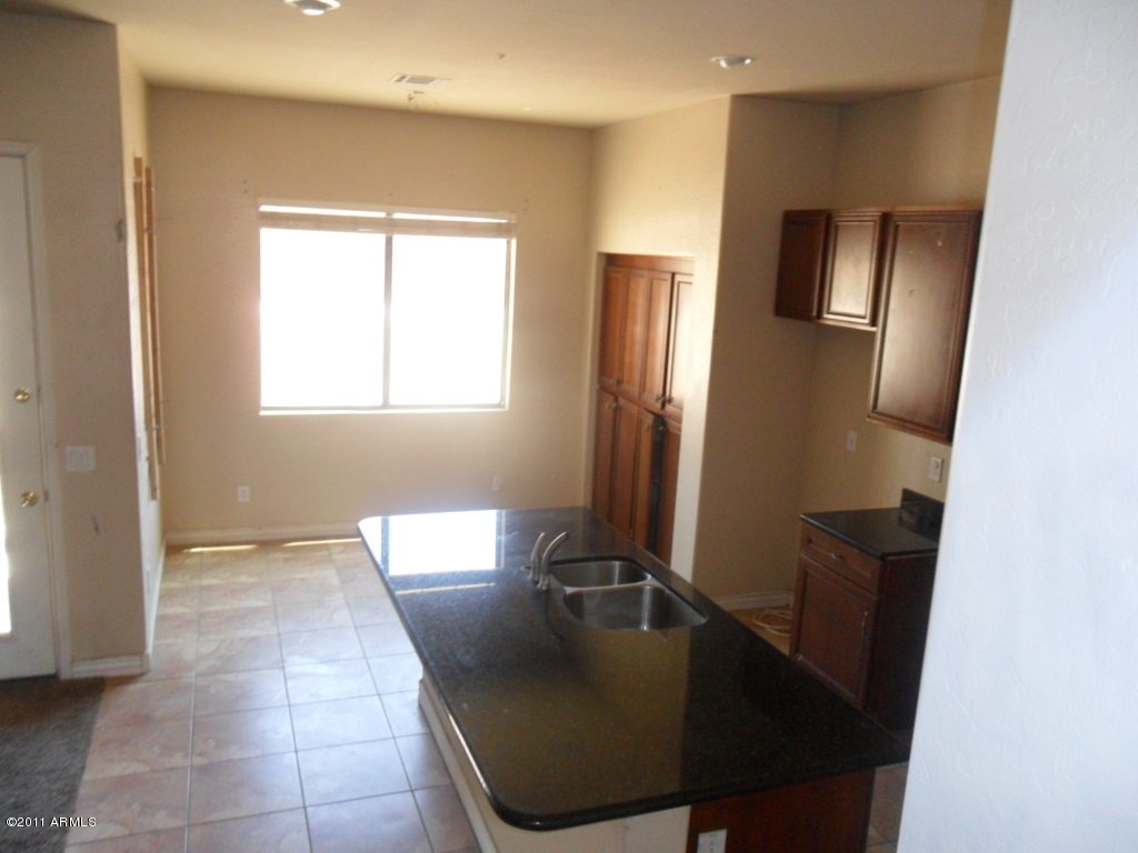 1113 West Fremont Rd. Phoenix, AZ 85041 - Photo 10 of 25 SAM_0175