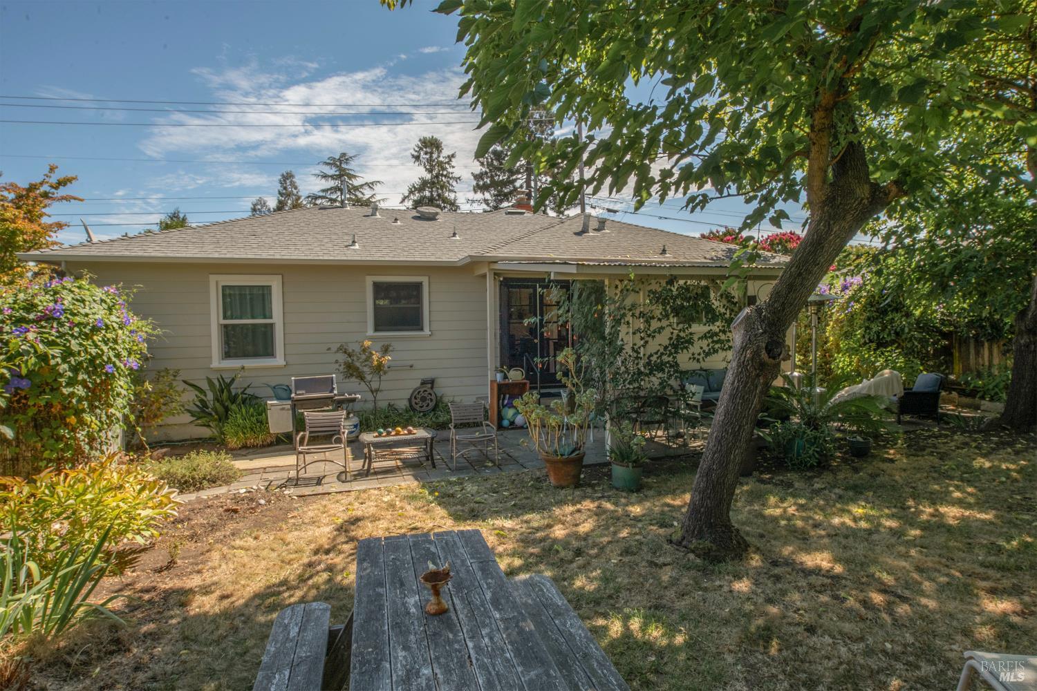 217 Shortt Road Santa Rosa, CA 95405 - Photo 15 of 22 Gallery Image 15