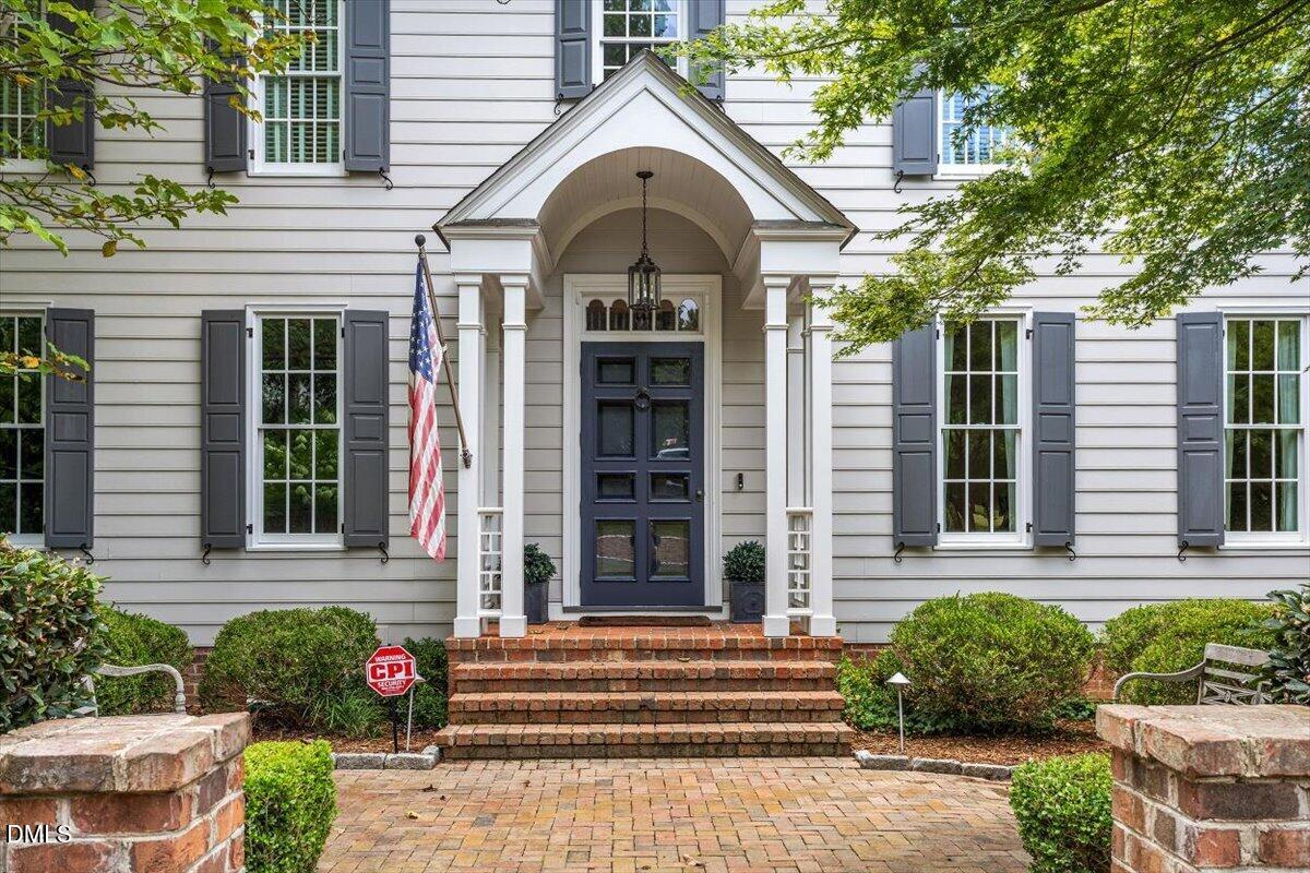 2330 Hales Road Raleigh, NC 27608 - Photo 3 of 42 03