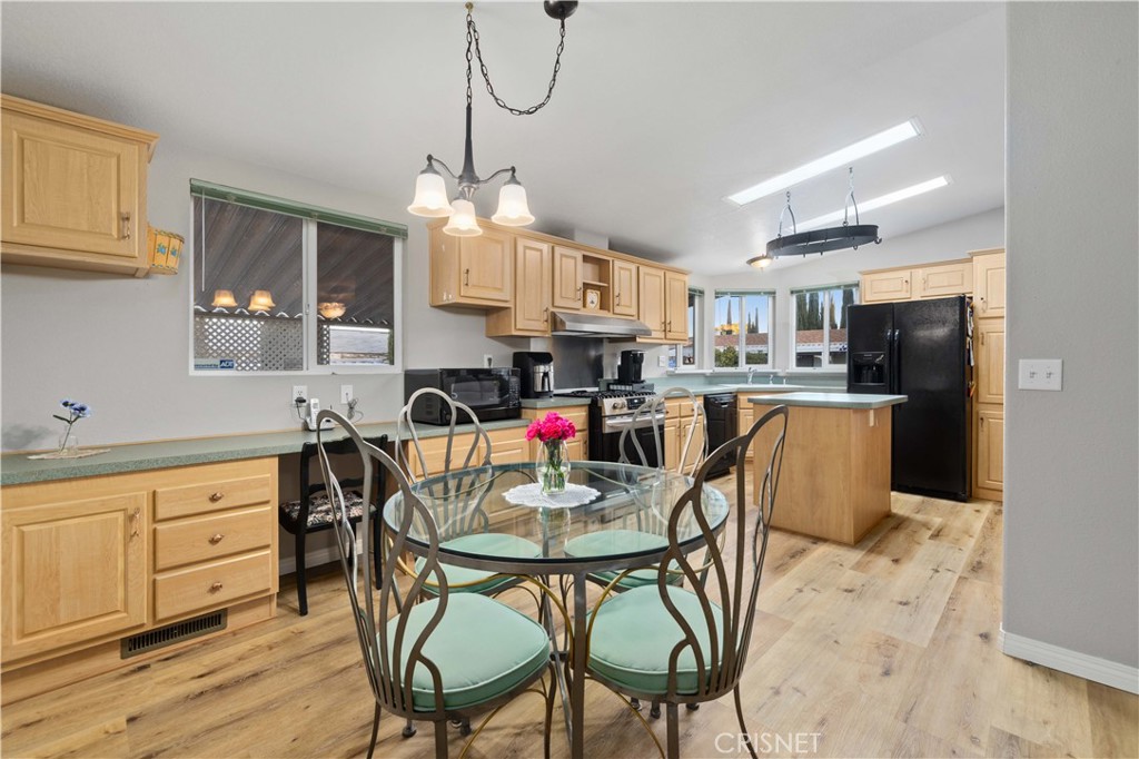 40701 Rancho Vista Boulevard, Unit 88 Palmdale, CA 93551 - Photo 19 of 36