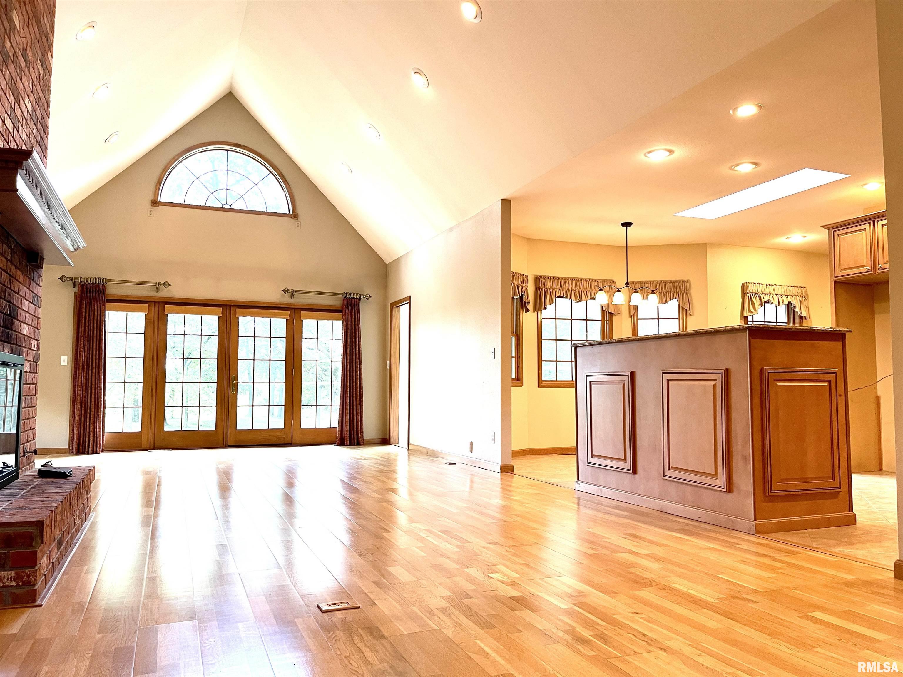 1587 Hawthorn Road Salem, IL 62881 - Photo 9 of 61 Gallery Image 9