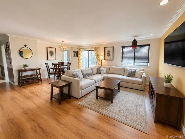 $2,500 | 10 Sycamore Drive, Middletown, NY 10940