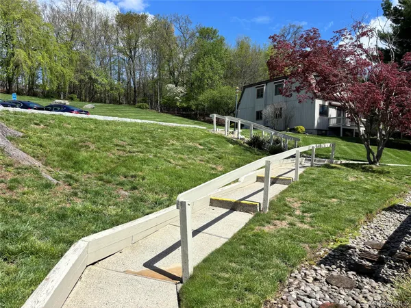 $2,500 | 10 Sycamore Drive, Middletown, NY 10940