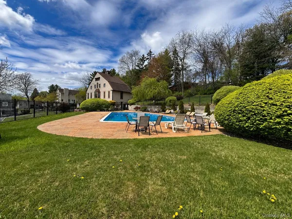 $2,500 | 10 Sycamore Drive, Middletown, NY 10940