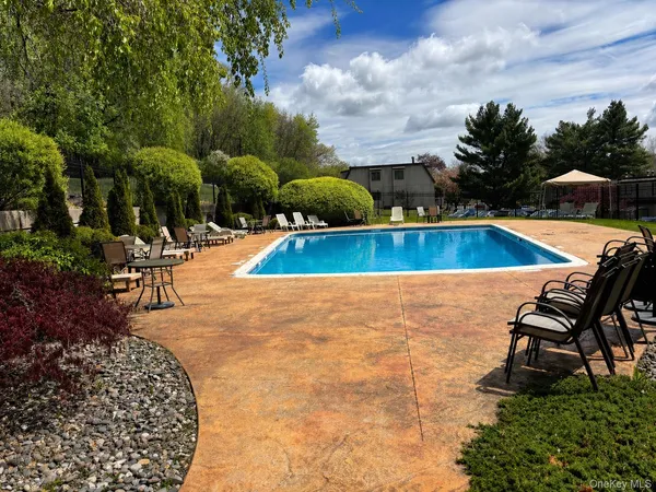 $2,500 | 10 Sycamore Drive, Middletown, NY 10940
