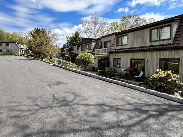 $2,500 | 10 Sycamore Drive, Middletown, NY 10940