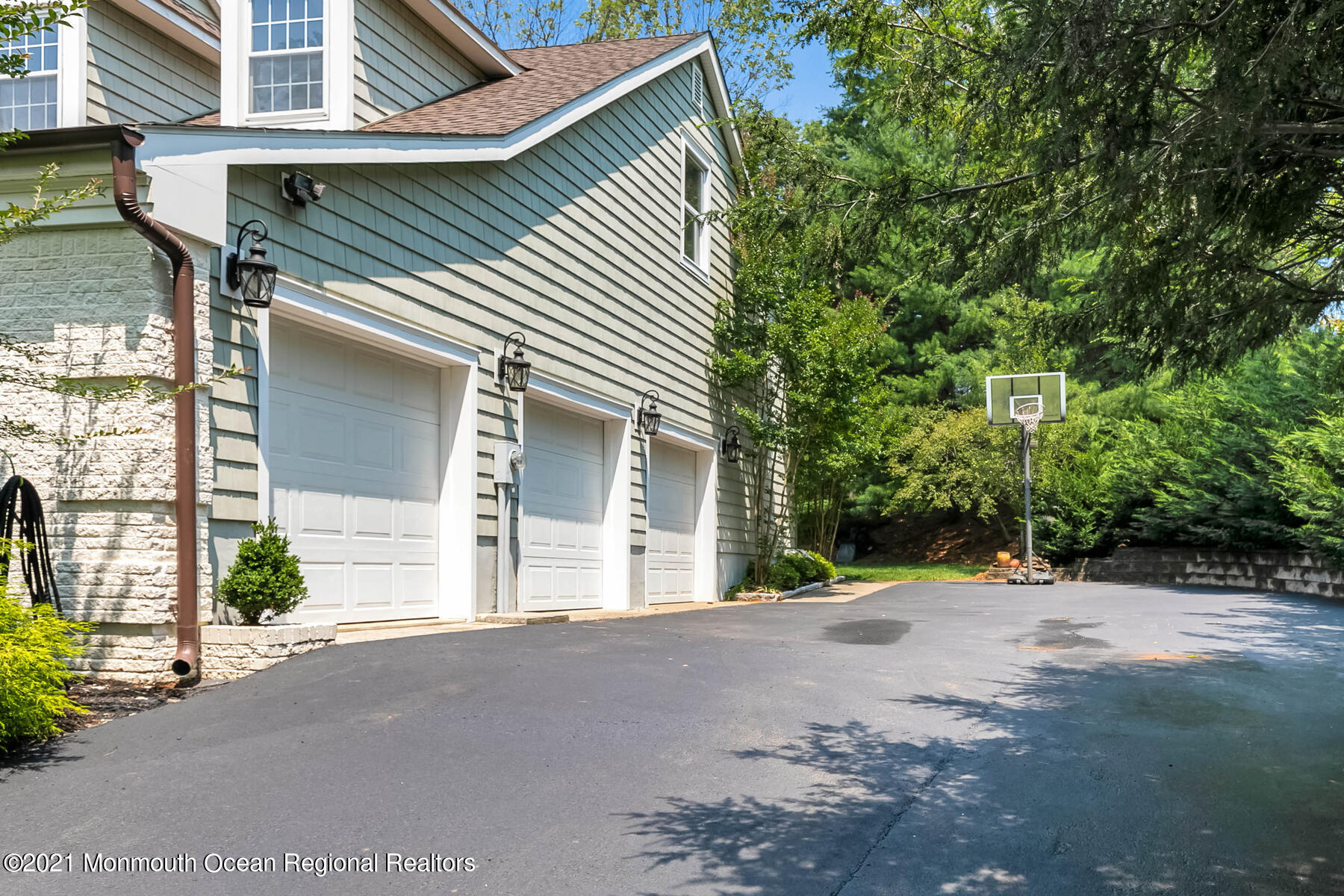 31 Clover Hill Road Colts Neck, NJ 07722 - Photo 3 of 44 31 Clover Hill Rd Colts Neck NJ 07722 US