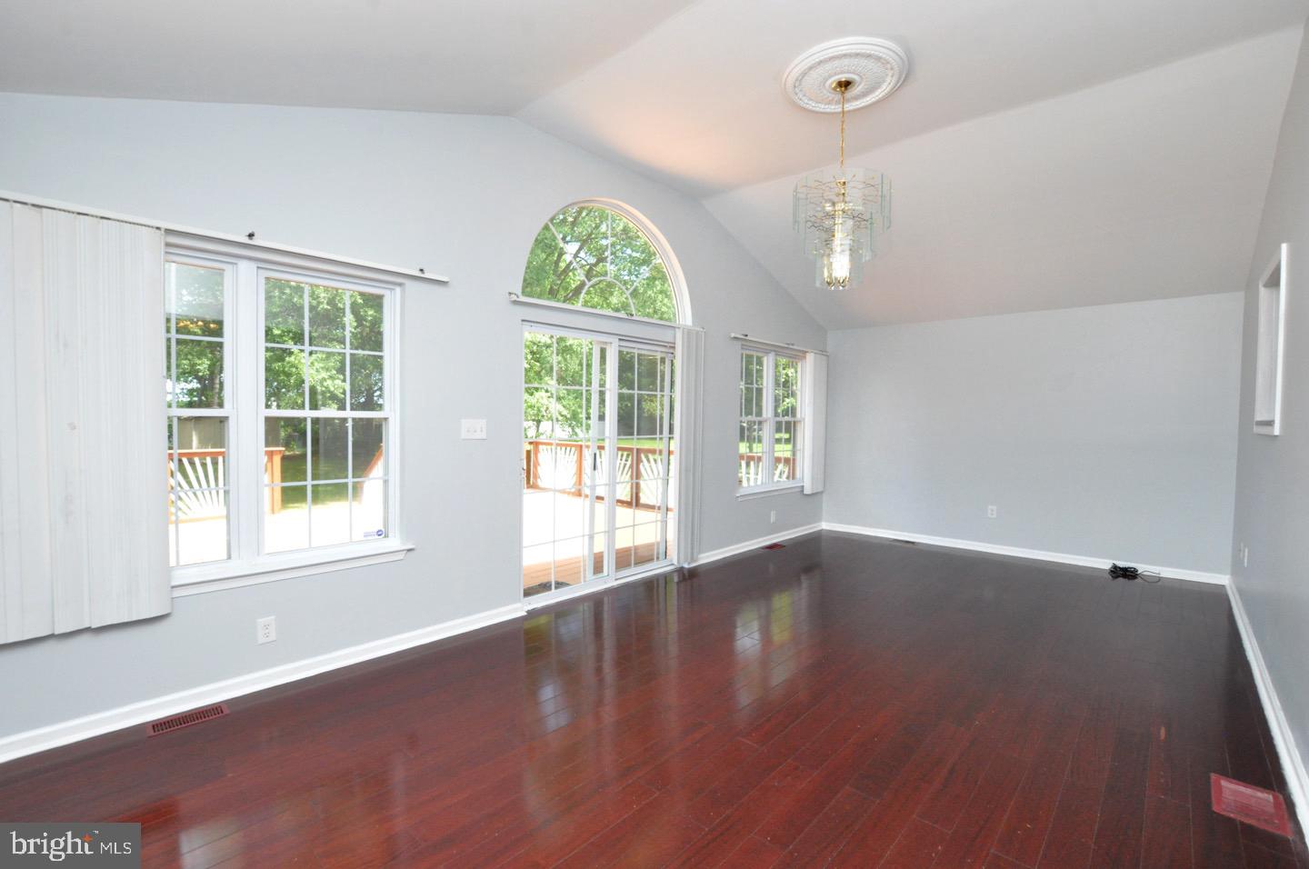 241 Mill Road Burlington, NJ 08016 - Photo 16 of 41