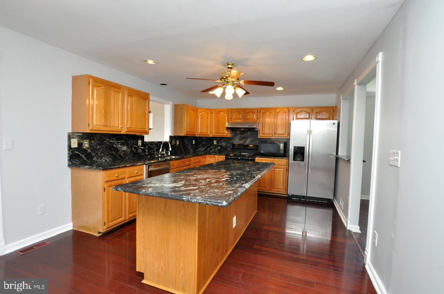 241 Mill Road Burlington, NJ 08016 - Photo 5 of 41