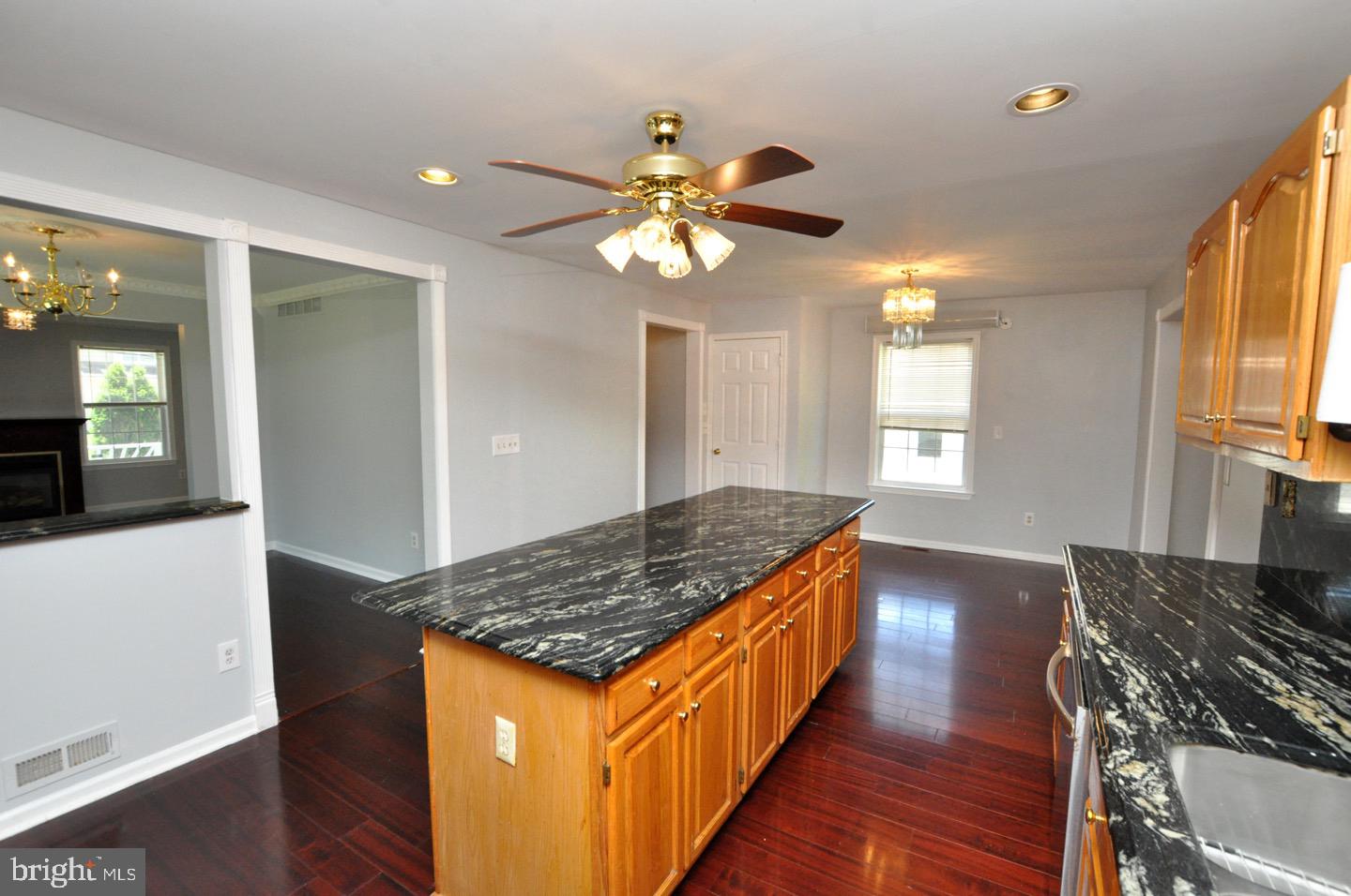 241 Mill Road Burlington, NJ 08016 - Photo 6 of 41