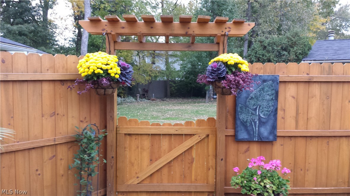 1511 Welch Road Painesville, OH 44077 - Photo 10 of 46 Backyard fence