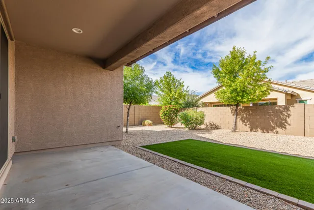 $2,295 | 19874 West Devonshire Avenue, Litchfield Park, AZ 85340