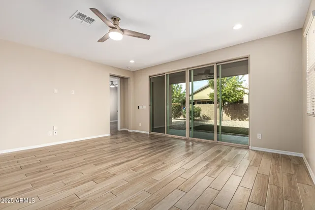 $2,295 | 19874 West Devonshire Avenue, Litchfield Park, AZ 85340