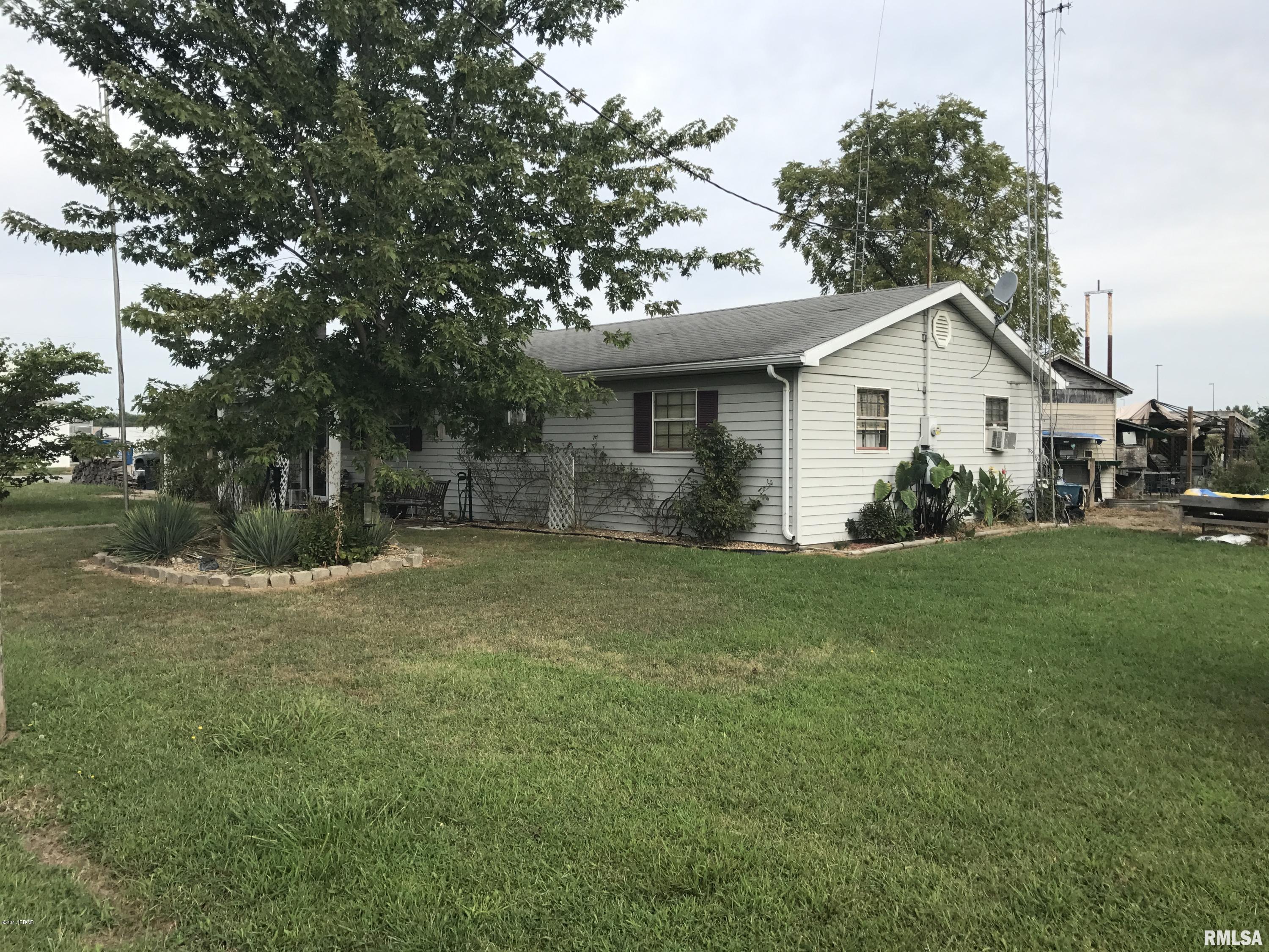 104 Ina Avenue Ina, IL 62846 - Photo 11 of 12