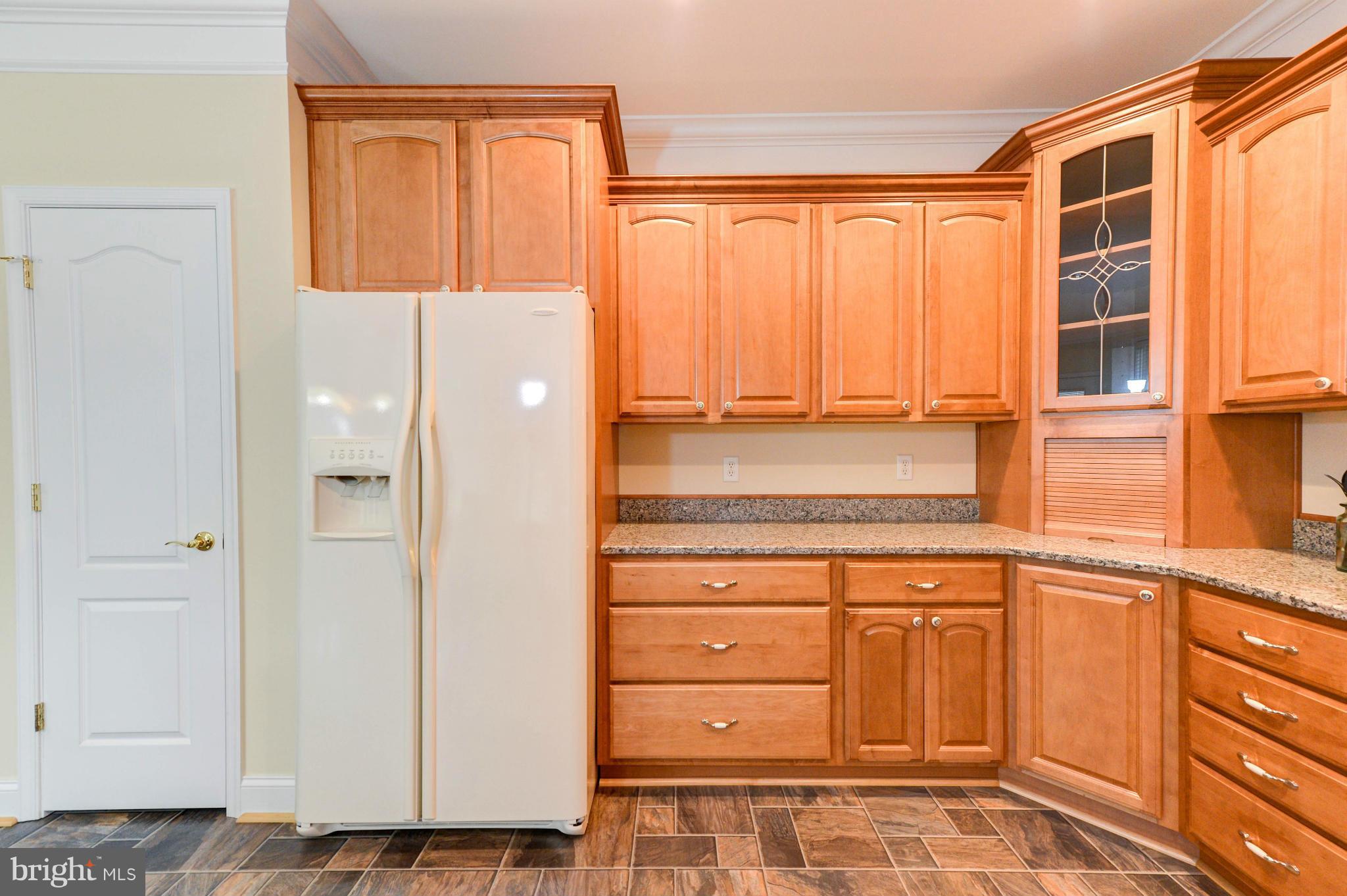 30 Riverside Drive Elkton, MD 21921 - Photo 8 of 30 Tons of cabinets and a pantry, too