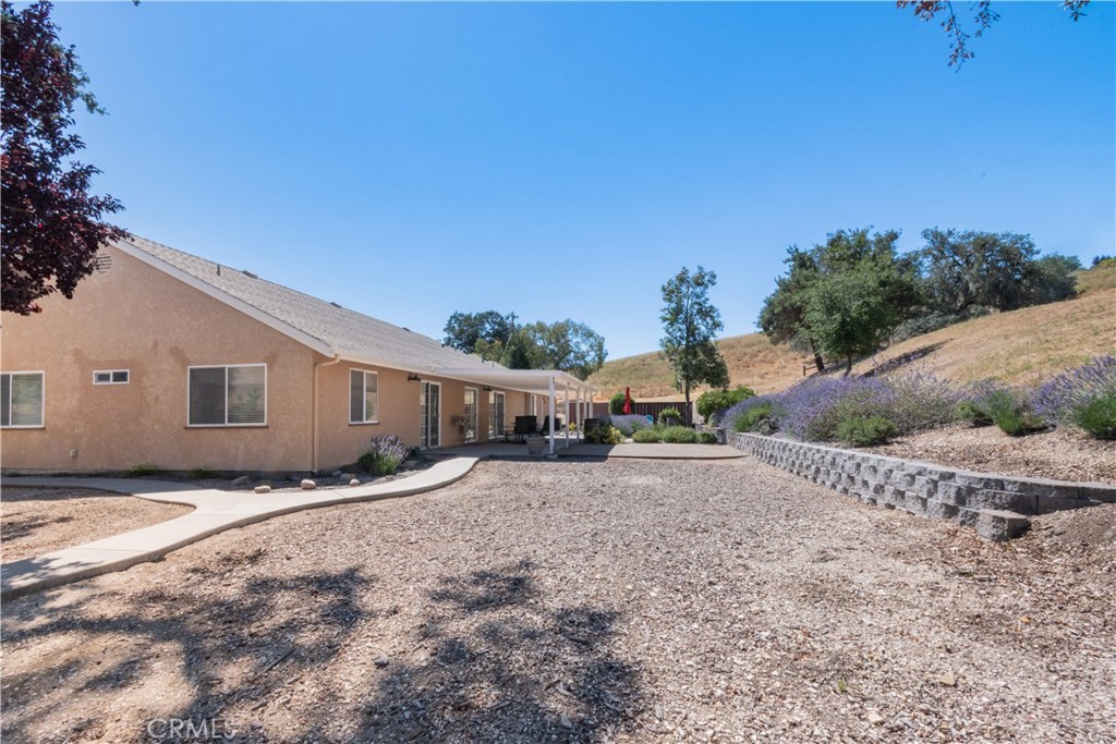 2085 Hanging Tree Lane Templeton, CA 93465 - Photo 25 of 33 Spacious open backyard area.