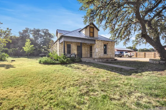 $435,000 | 1107 Main Street, Blanco, TX 78606