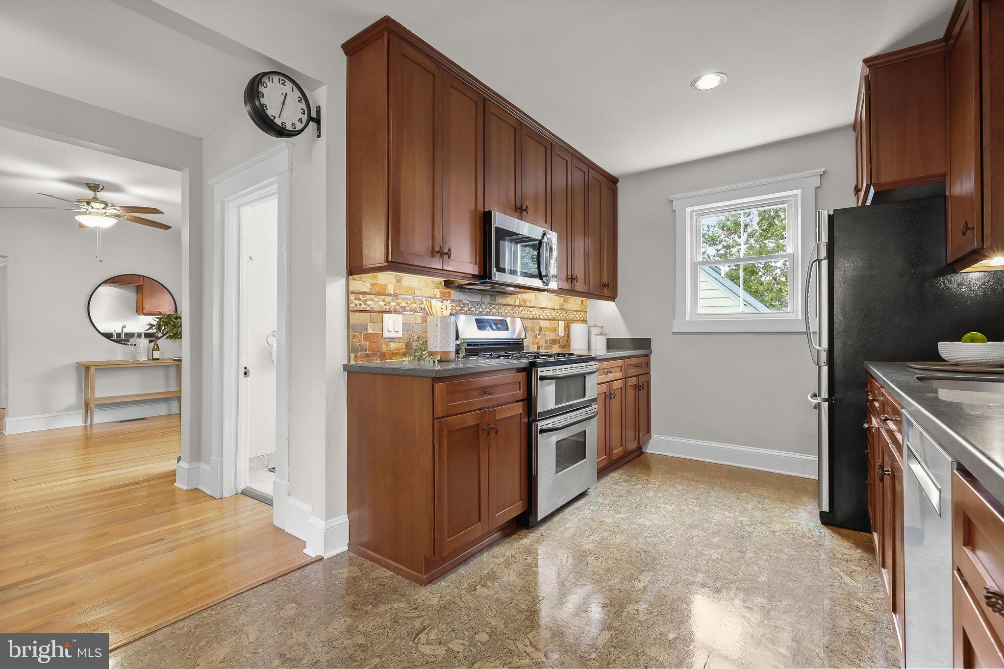 923 Arran Road Baltimore, MD 21239 - Photo 25 of 78 Eat-in Kitchen