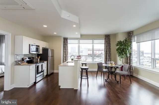 $2,250 | 235 North Christopher Columbus Boulevard, Unit 317, Philadelphia, PA 19106