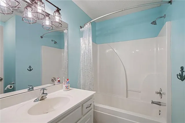 $360,000 | 607 Bradford Court, Raymore, MO 64083