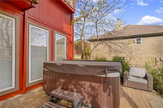 $360,000 | 607 Bradford Court, Raymore, MO 64083