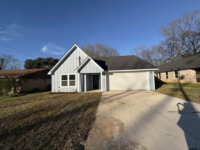 $2,000 | 509 Giraud Street, Mineola, TX 75773