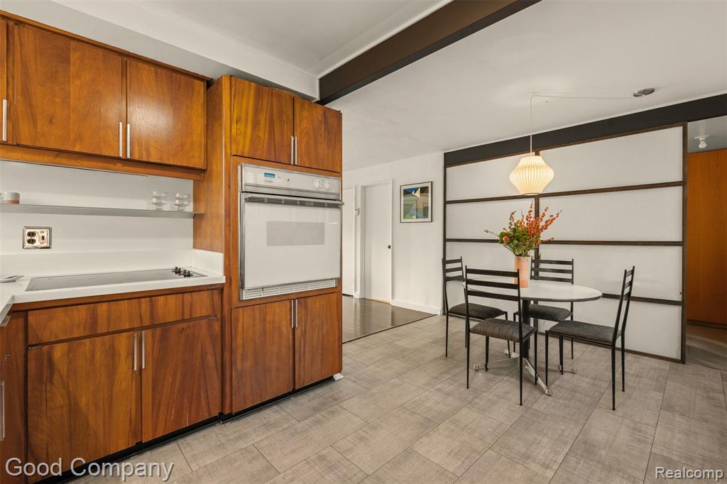 29604 Highmeadow Road Farmington Hills, MI 48334 - Photo 16 of 45