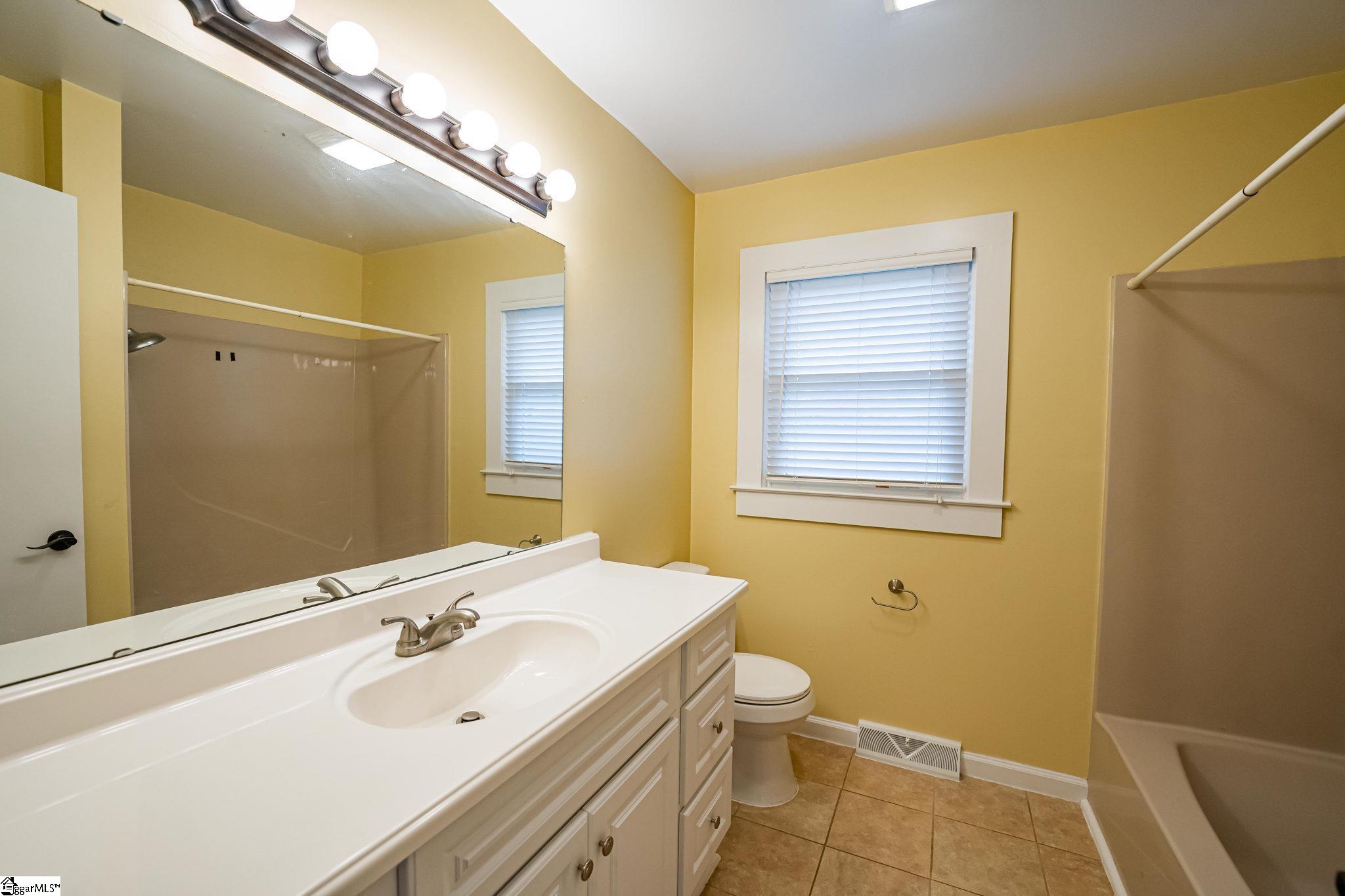 146 Thackston Road Duncan, SC 29334 - Photo 15 of 24