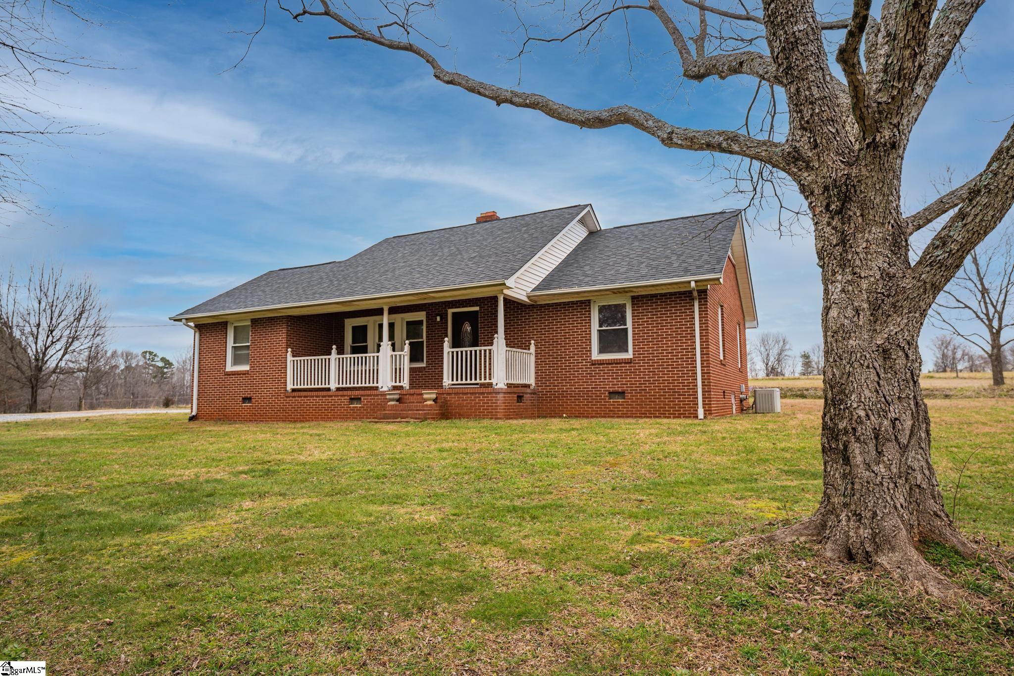 146 Thackston Road Duncan, SC 29334 - Photo 2 of 24