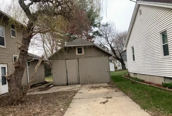 $80,000 | 1662 South Chicago Avenue, Freeport, IL 61032