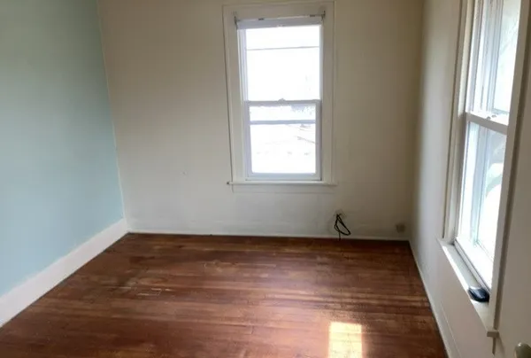 a view of empty room with window
