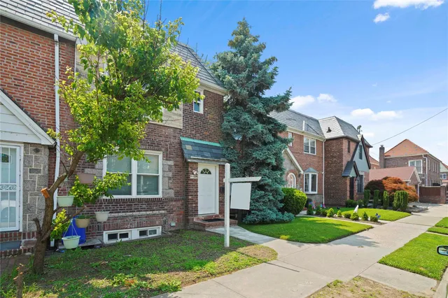 $995,000 | 64-18 84th Place | Middle Village