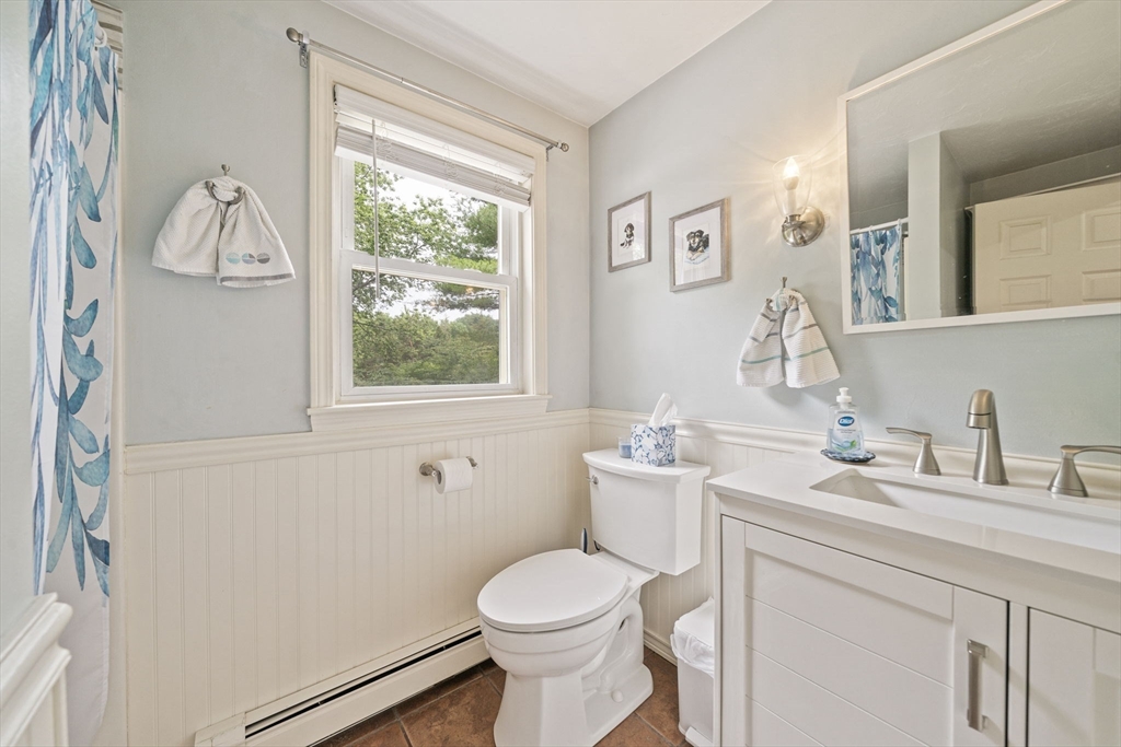 12 Hillcrest Road Kingston, MA 02364 - Photo 9 of 40